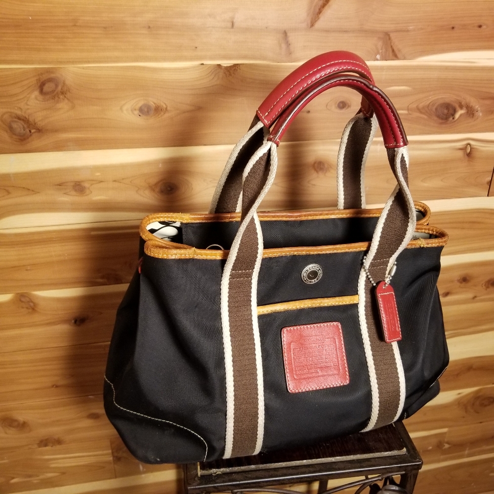 Vintage Navy Coach Hand Bag